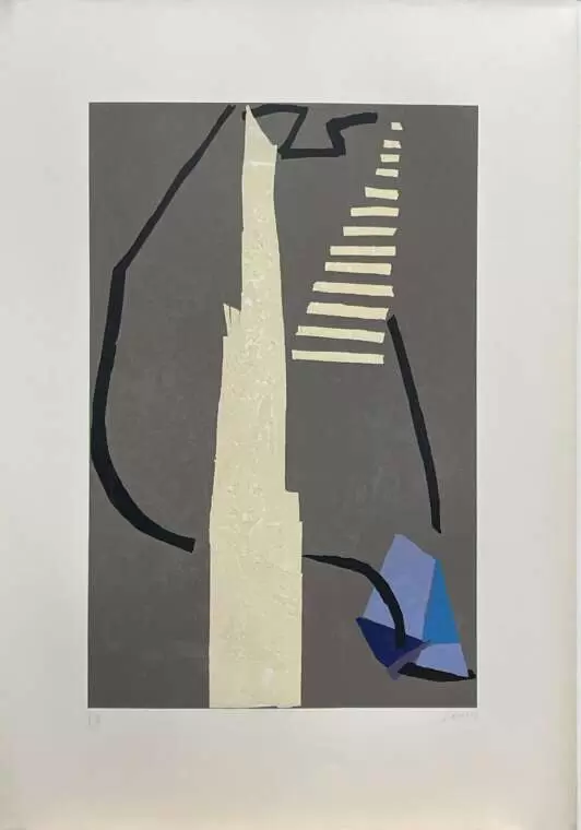 "Композиция на темно-сером фоне"