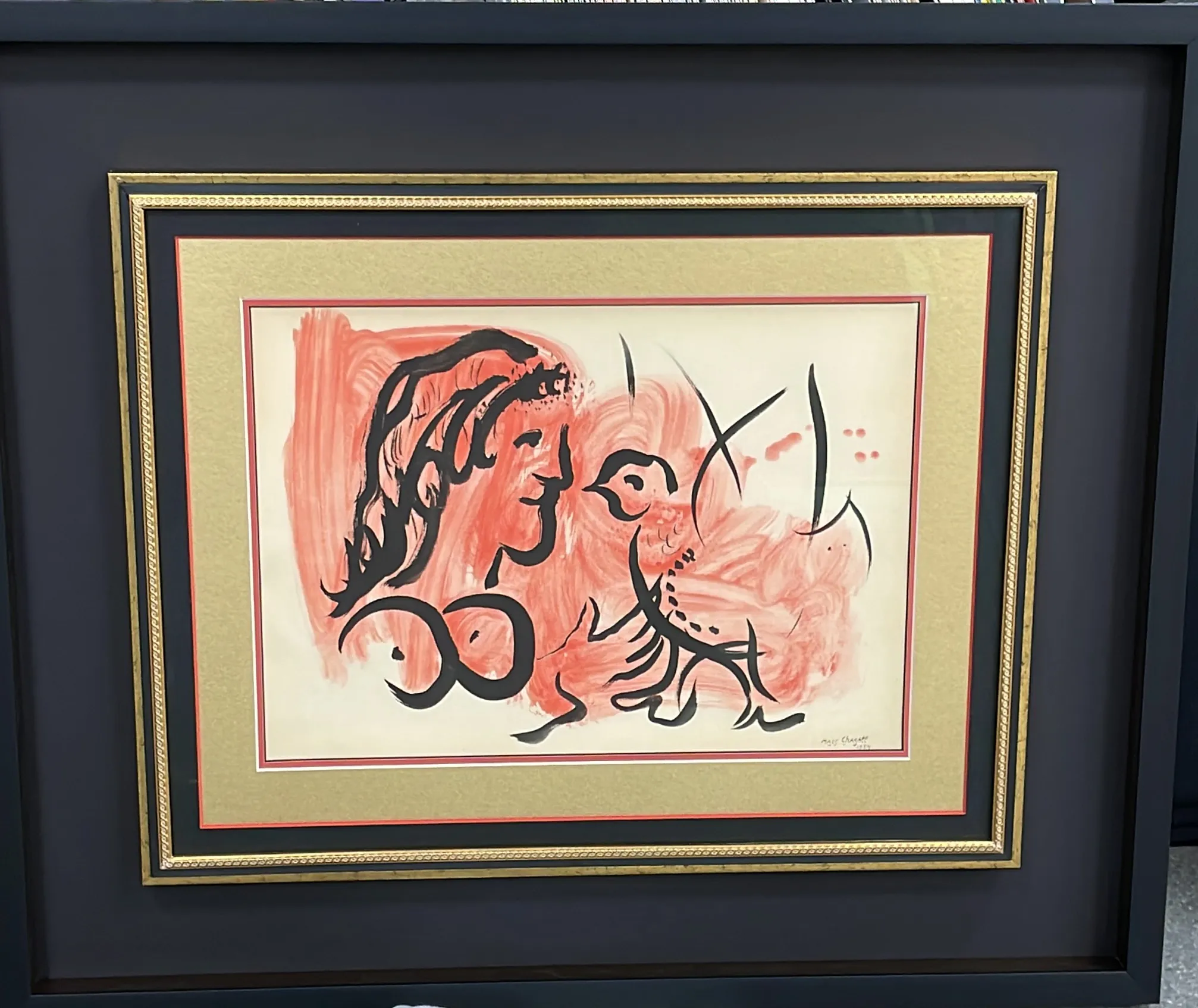 "Женский профиль с голубем"