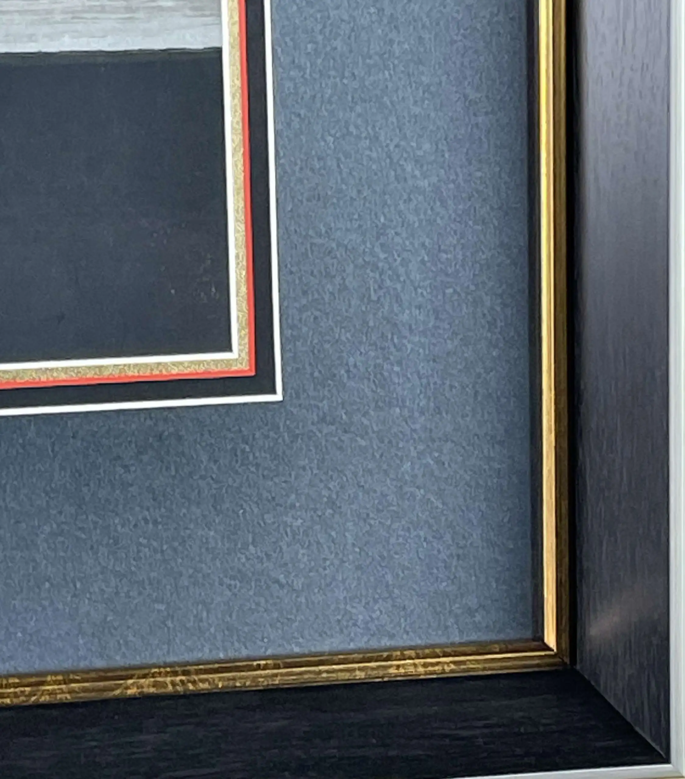 "Black, Gold, Grey" — изображение 3