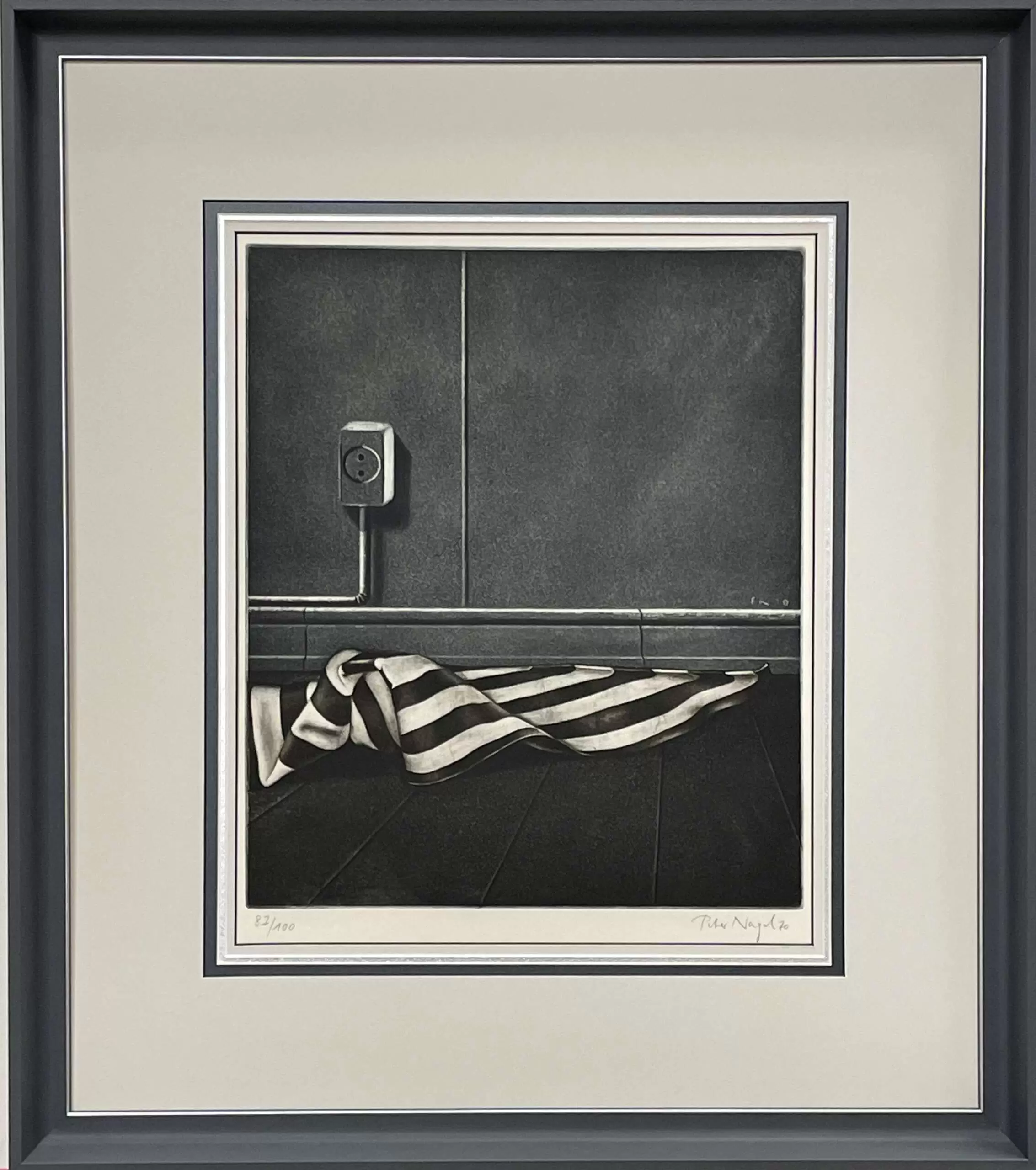 "Розетка и полотенце на полу", 1970 г.