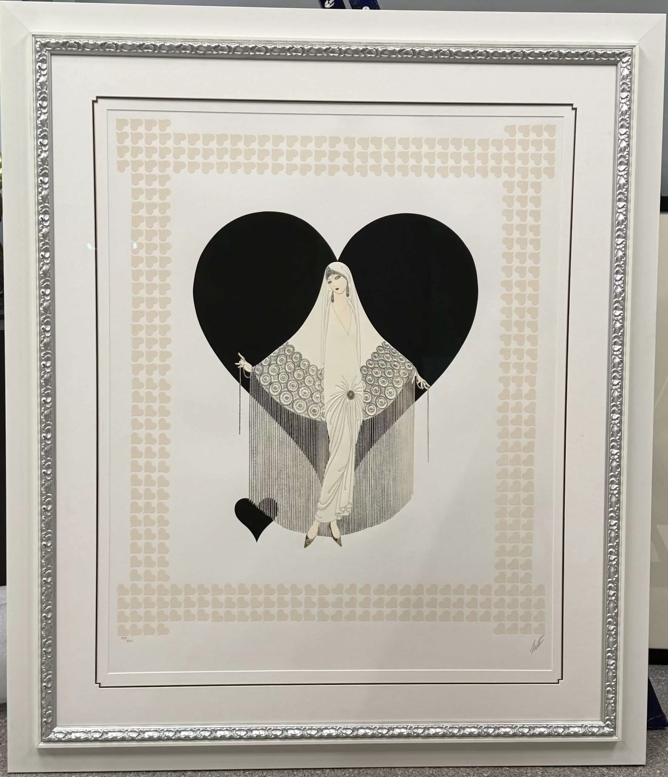 "Fringe Gown" (Платье с бахромой)